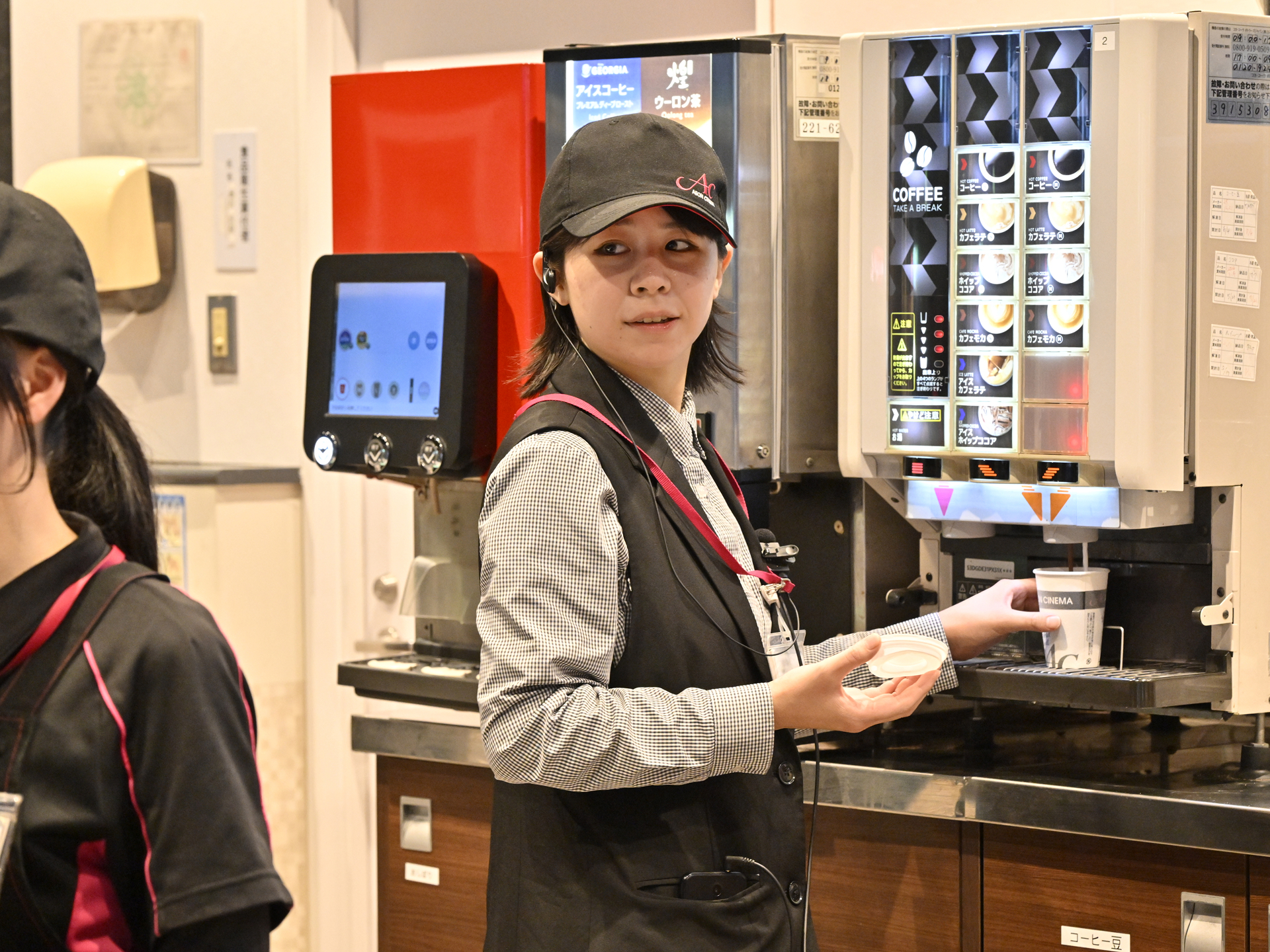 演劇で培ったチームワークを日々の仕事で発揮